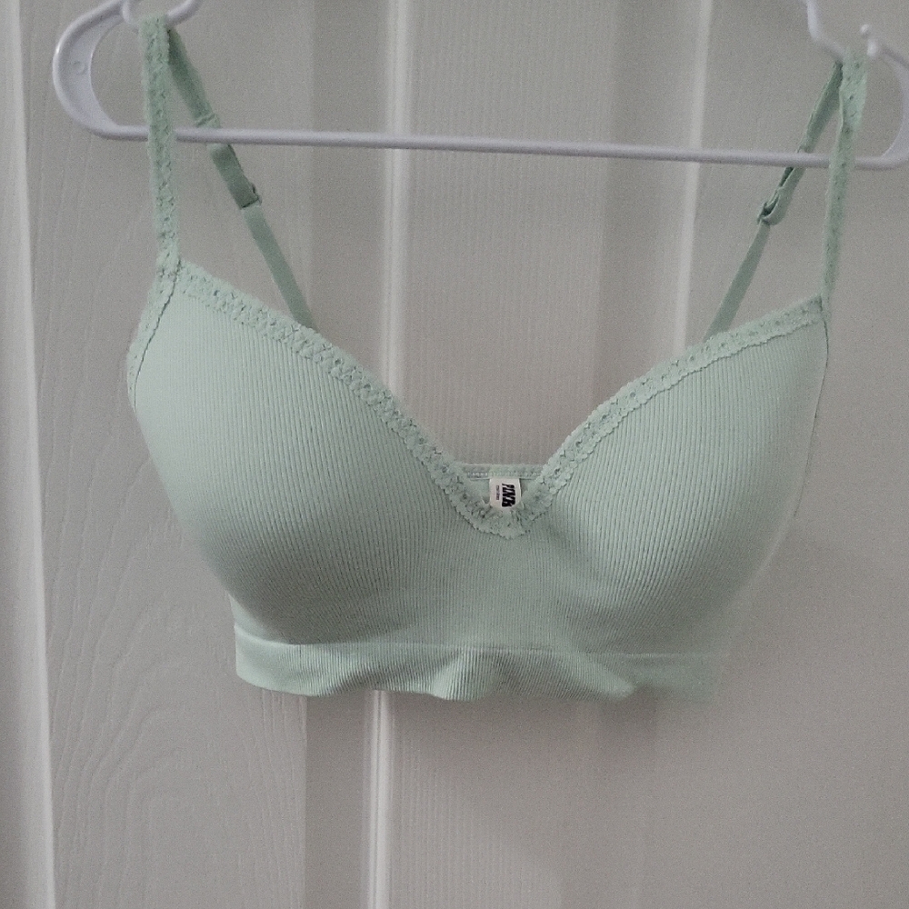 SET OF 2 PINK Victoria's Secret Green Bra with Molded Cups and Textured Pattern